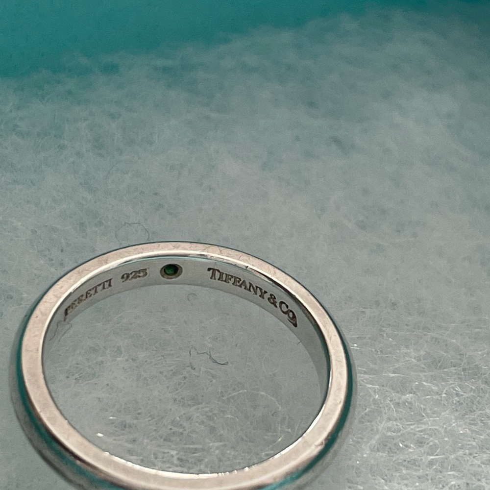 Tiffany & Co. Silver Ring with Green Gemstone - Picture 6 of 6